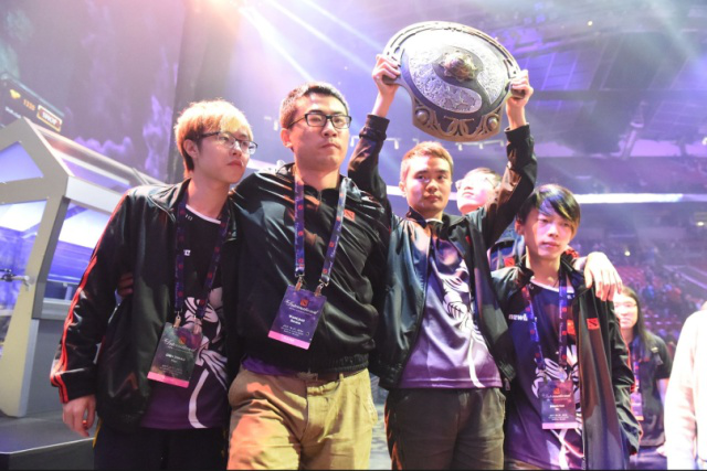 大陆《PUBG》35.2版本更新：引入载具伪装网，地形破坏功能